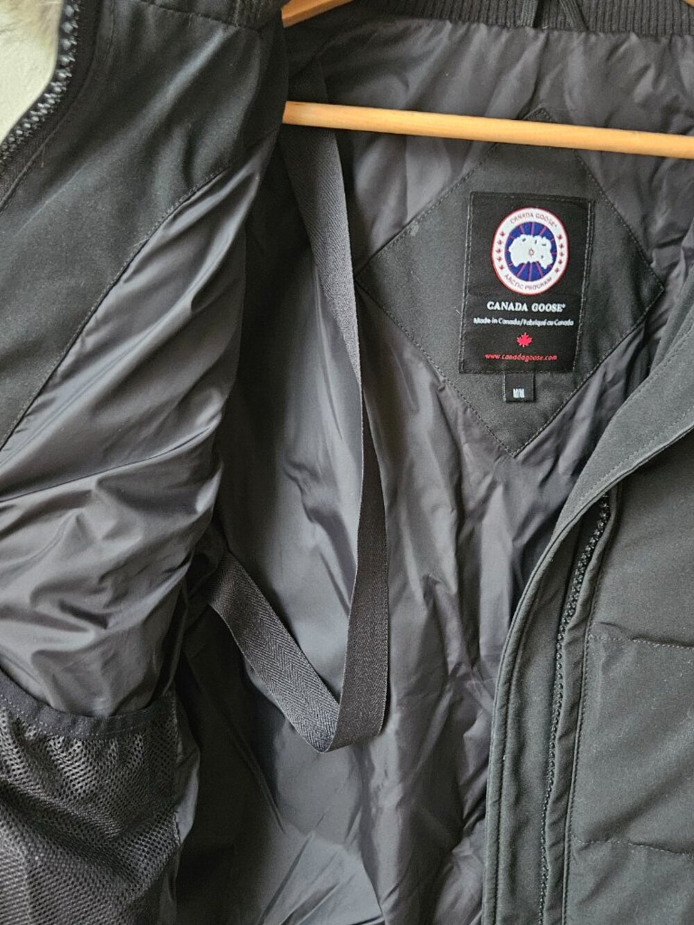 Authentic Canada Goose Bomber Jacket - Picture 12 of 13